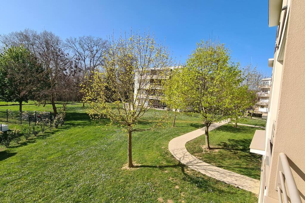 C101 Appartement Disneyland Монтеврен Экстерьер фото