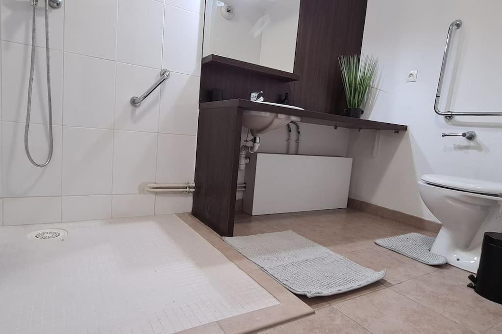 C101 Appartement Disneyland Монтеврен Экстерьер фото